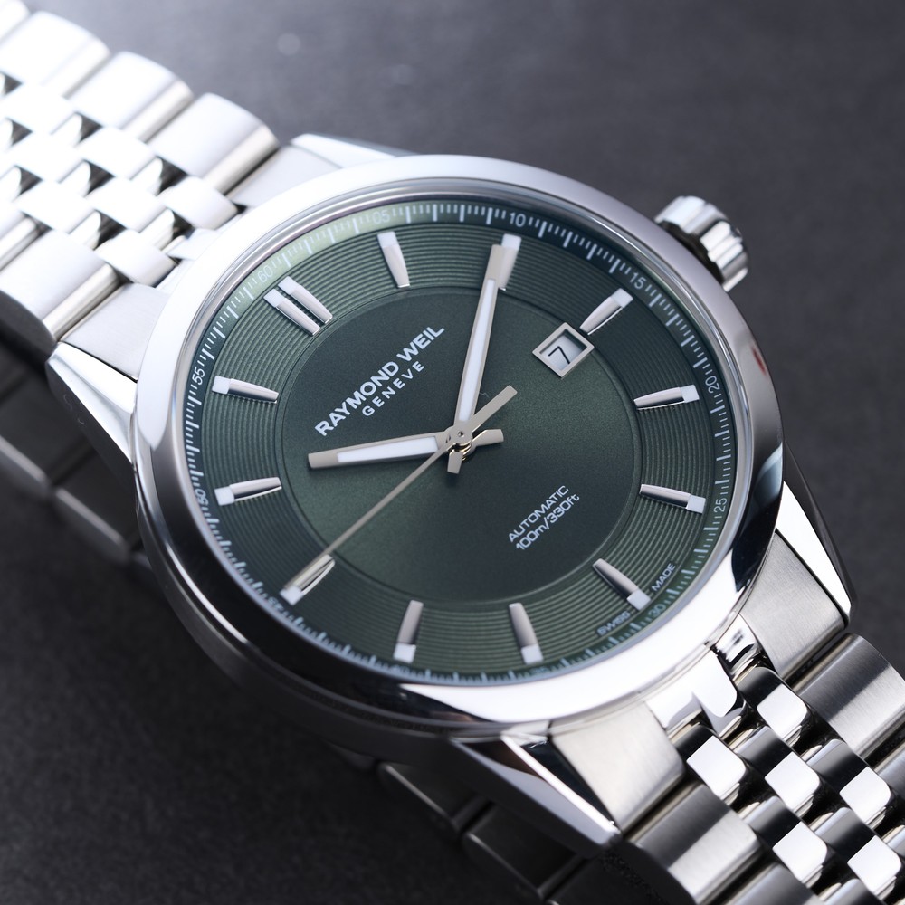 Raymond Weil Freelancer Automatic Green Dial Stainless Steel Bracelet Watch 2731-ST-52001 - 42 mm
