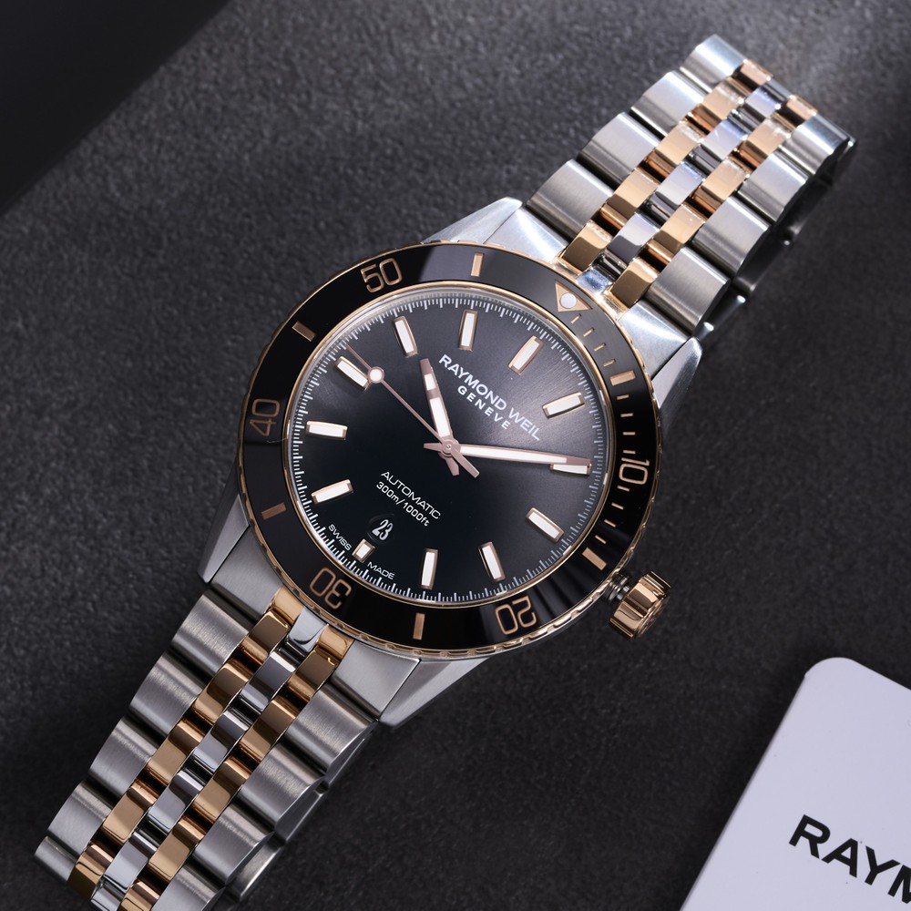 Raymond Weil Freelancer Diver Two-Tone Gradient Black Dial Bracelet Watch 2775-S51-20051 - 42.5 mm