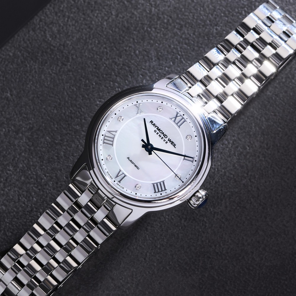 Raymond Weil Maestro Ladies Automatic Mother-of-Pearl Diamond Bracelet Watch 2131-ST-00966 - 31mm