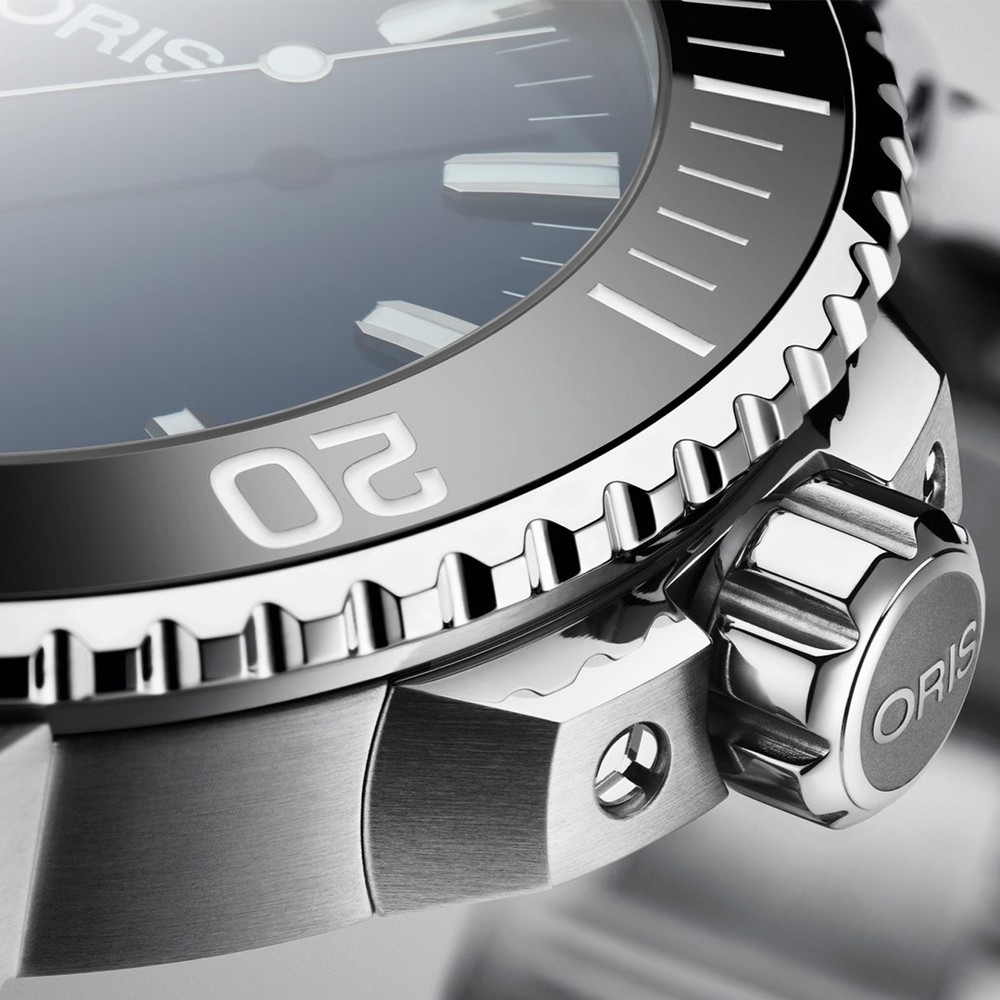 Oris Aquis Date 01 733 7730 4135-07 8 24 05PEB - 43.5mm