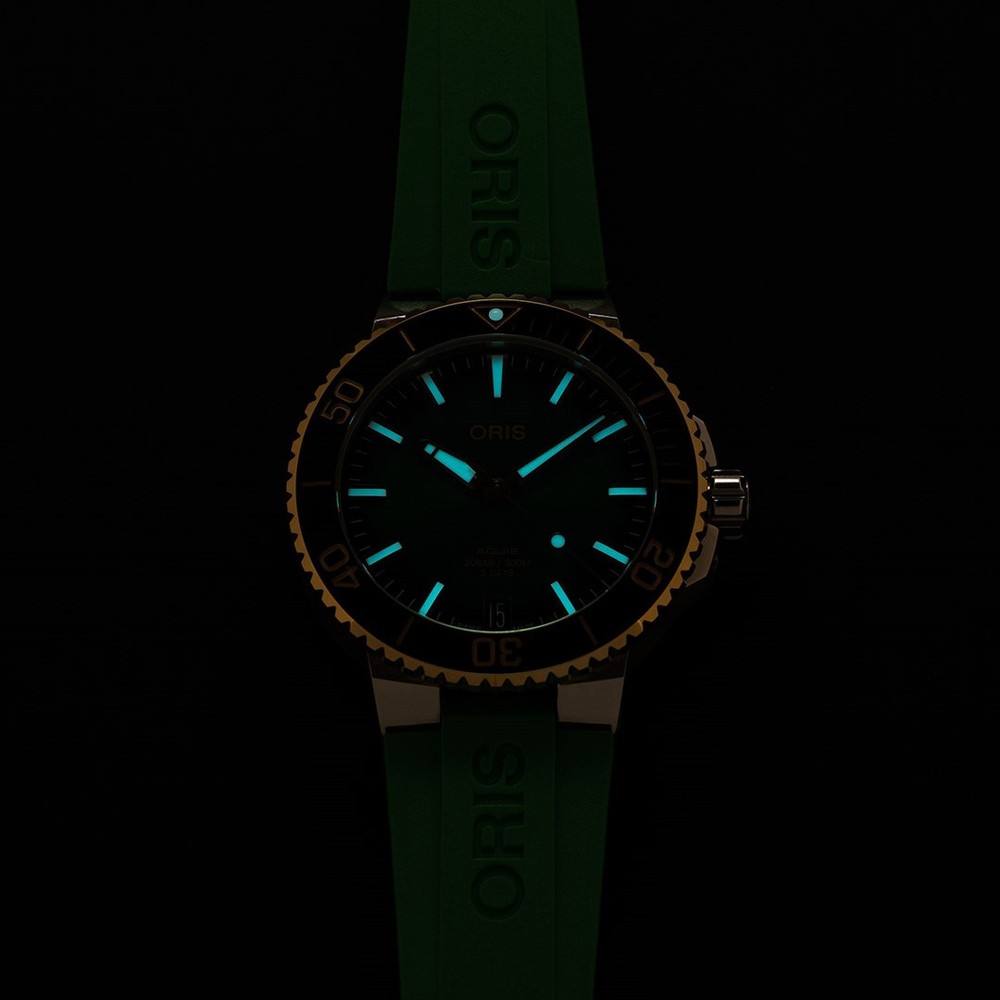 Oris Aquis Date Calibre 400 01 400 7769 6357-07 4 22 77FC - 41.5mm