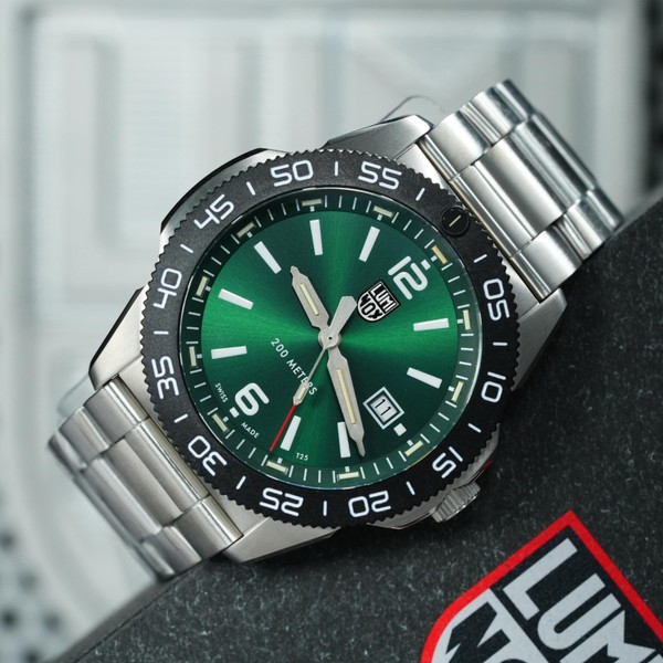Luminox Pacific Diver - Diver Watch XS.3137 - 44mm