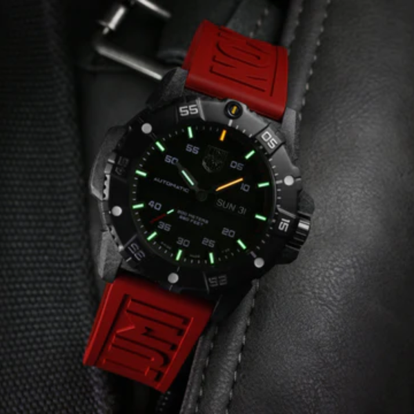Luminox Master Carbon SEAL Automatic - Military Dive Watch XS.3875 - 45mm