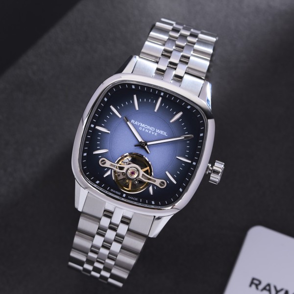 Raymond Weil Freelancer Calibre RW1212 Blue Steel Watch 2790-ST-50051 - 40 x 40 mm
