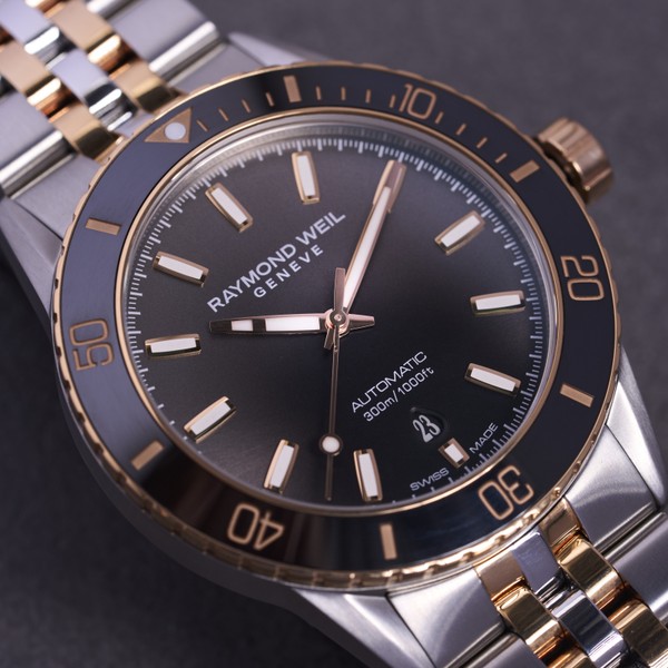 Raymond Weil Freelancer Diver Two-Tone Gradient Black Dial Bracelet Watch 2775-S51-20051 - 42.5 mm