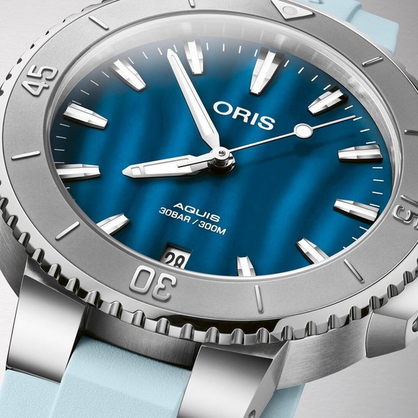 Oris Aquis Date 01 733 7770 4155-07 4 18 65FC - 36.5mm