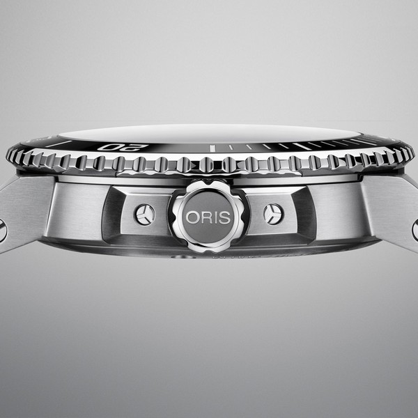 Oris Aquis Date 01 733 7730 4135-07 8 24 05PEB - 43.5mm