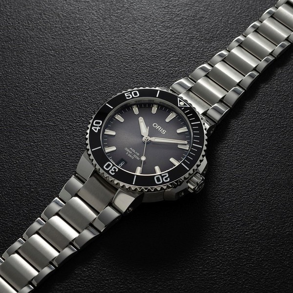 Oris Aquis Date Calibre 400 01 400 7769 4154-07 8 22 09PEB - 41.5mm