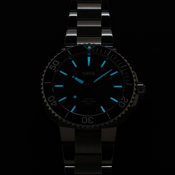 Oris Aquis Date Calibre 400 01 400 7769 4154-07 8 22 09PEB - 41.5mm
