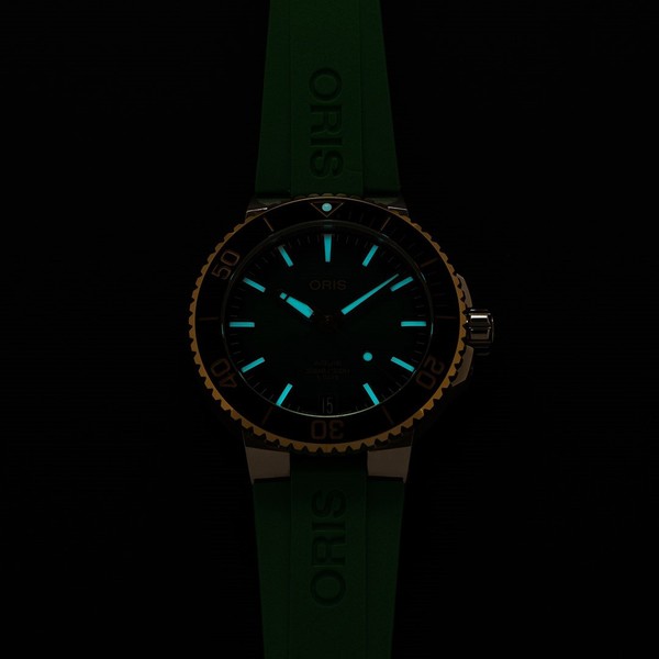 Oris Aquis Date Calibre 400 01 400 7769 6357-07 4 22 77FC - 41.5mm