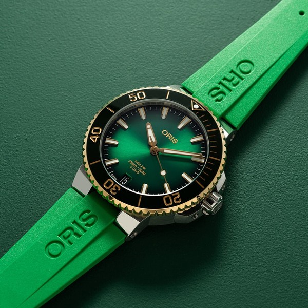 Oris Aquis Date Calibre 400 01 400 7769 6357-07 4 22 77FC - 41.5mm