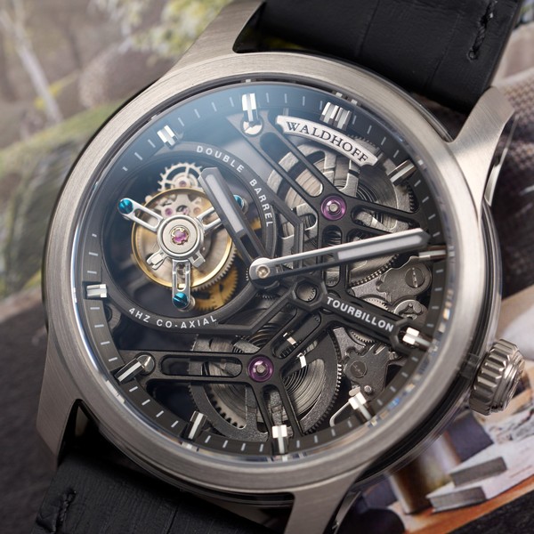 Waldhoff Quantum Ti Obsidian Black - 42mm