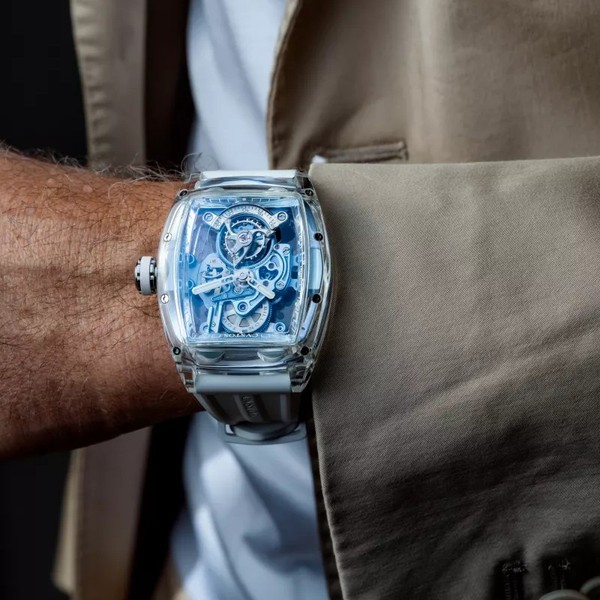 CVSTOS Challenge Tourbillon Sapphire Ice Blue E00105.4183002 - 41mm