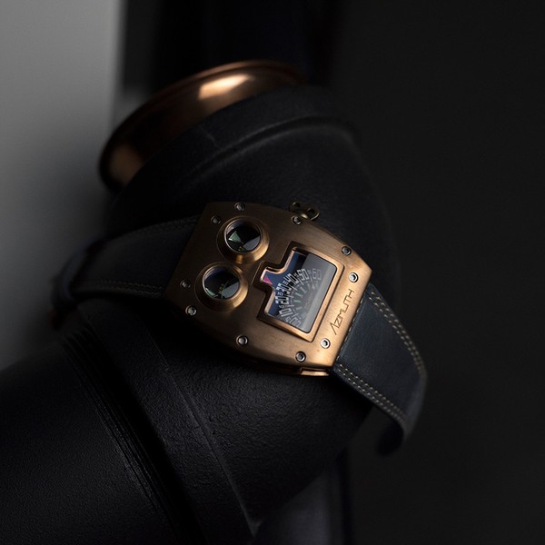 Azimuth Mr. Roboto Bronzo - 43 x 50 mm