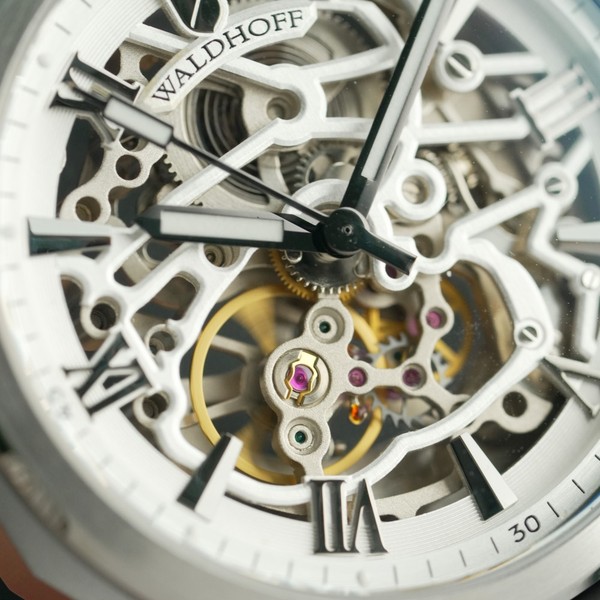 Waldhoff Republic II Diamond Silver 24A - 41mm