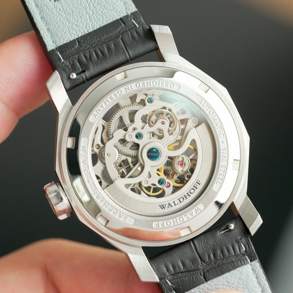 Waldhoff Republic II Diamond Silver 24A - 41mm