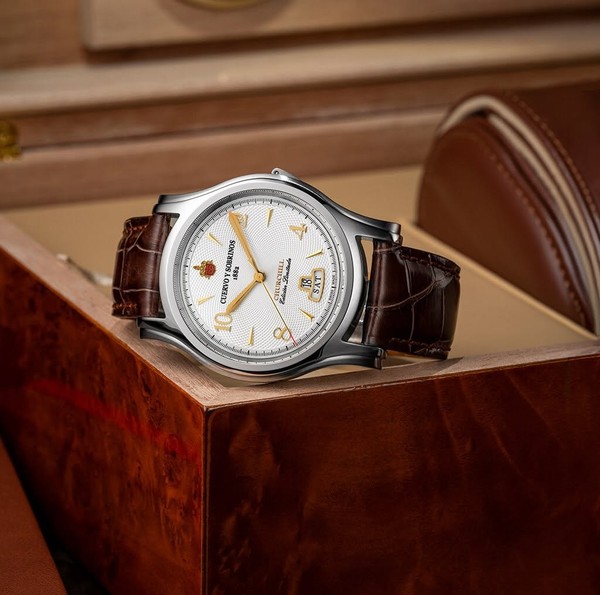 Cuervo y Sobrinos Sir Winston 2810.1SWS - 43mm